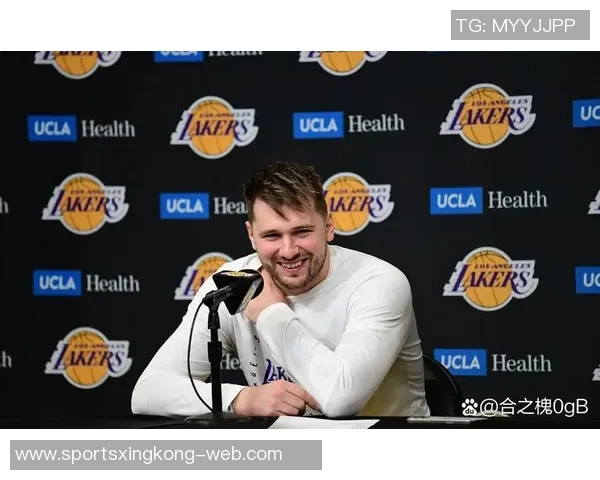 东契奇带领球队团建活动雷迪克表示积极反馈不断涌现